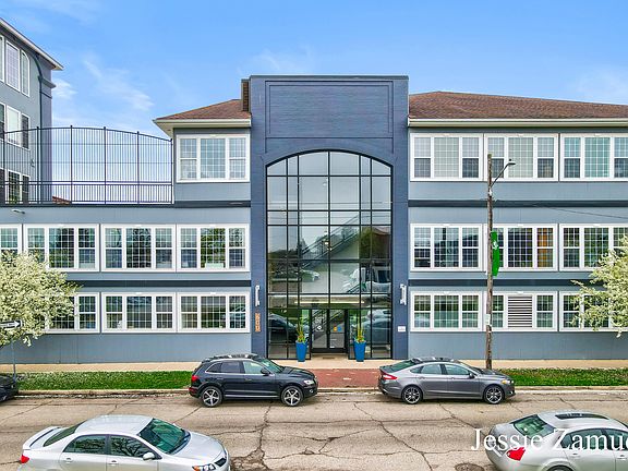 2nd image of 600 7th St NW Unit 212