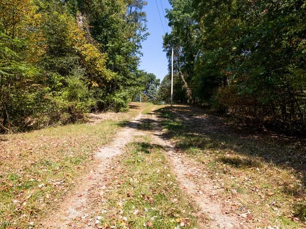 7281 Crowder Rd SW, Sherrodsville, OH 44675