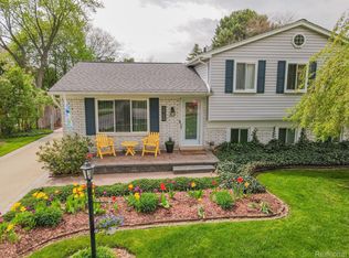 42132 Trinity Ct, Sterling Heights, MI 48313