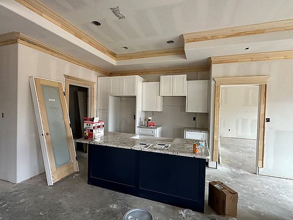 3rd image of 3129 Maplewood Dr