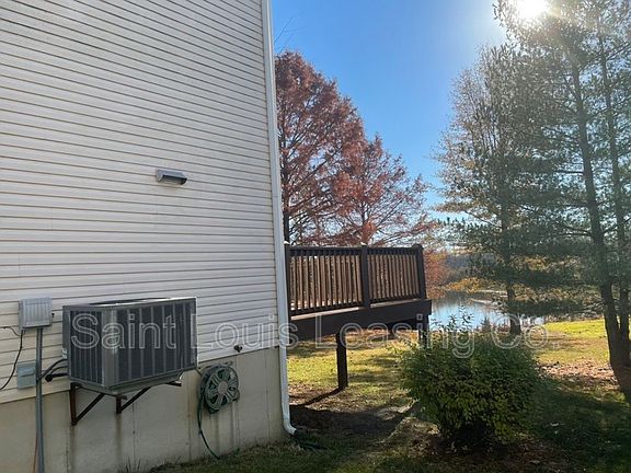4th image of 1331 Parmer Dr