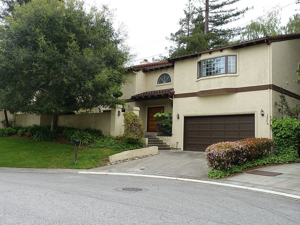 1st image of 455 Old Oak Ct
