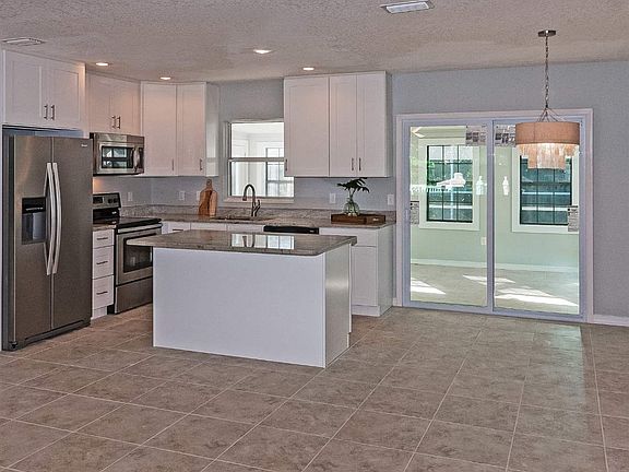 4th image of 13 Sea Park Dr