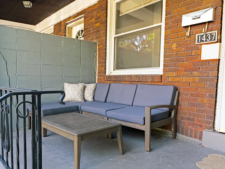 1437 N Saint Clair St — Photo 3