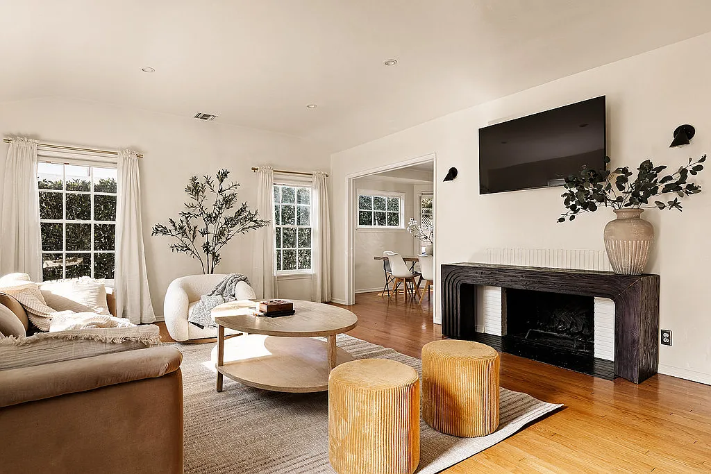 2 bed, 1288 sqft, $7,990 — Photo 3