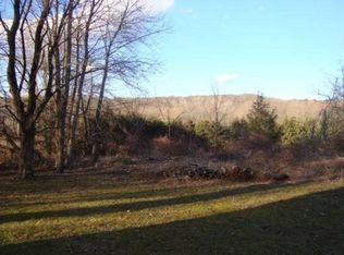 211 Seymour Rd #2, Woodbridge, CT 06525