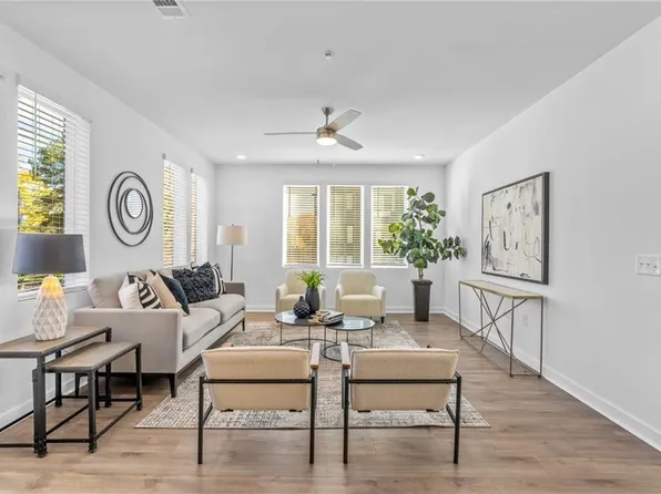 388 Pratt Dr #2113, Atlanta, GA 30315