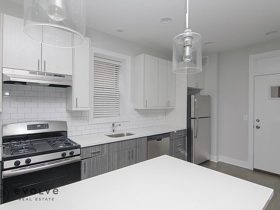 2nd image of 2626 N Rockwell St #1RMG