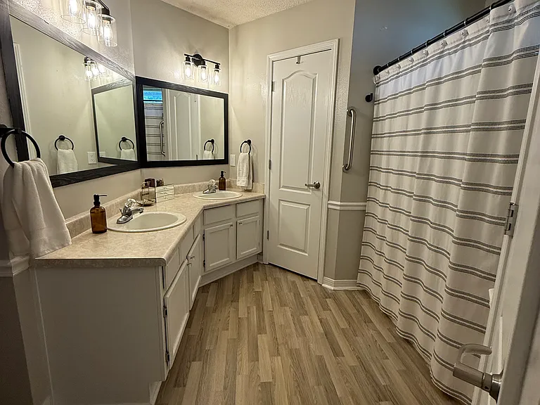 6809 Chicago Ave — Photo 6