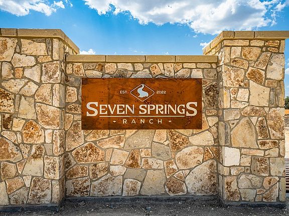 3rd image of 1757 Seven Springs Dr