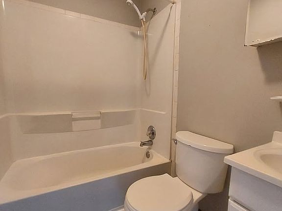 5th image of 20 S Fulton Ave APT 2