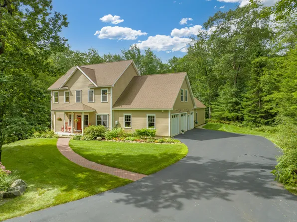 6 Olde Blackwood Way, Falmouth, ME 04105