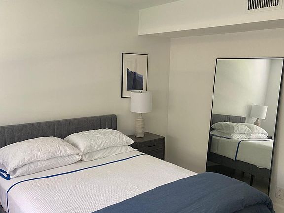 5th image of 2404 NE 33rd Ave APT 4