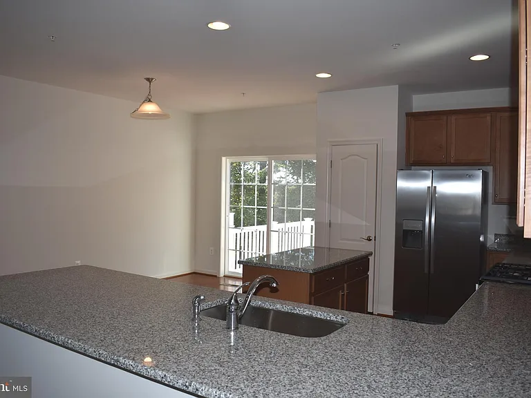 9421 Adelaide Ln — Photo 12