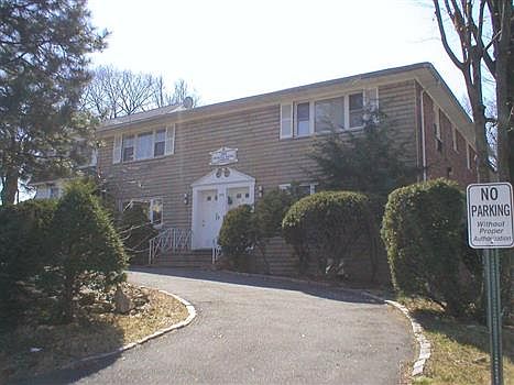 1st image of 200 Irvington Ave APT 5A