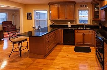 5th image of 10219 Oakridge Cir