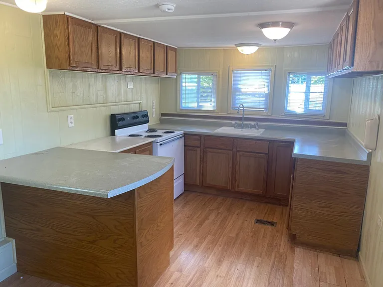 1012 S Opel Ave — Photo 6