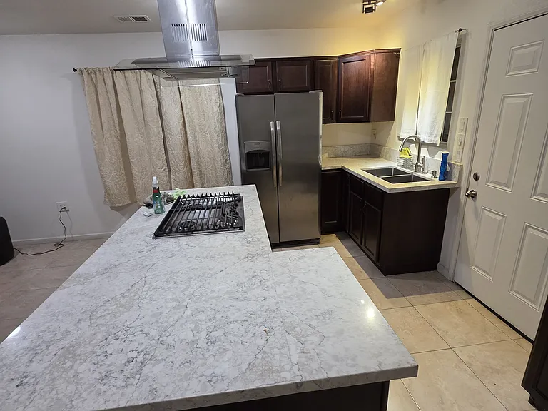 770 E 12th St #770 — Photo 8