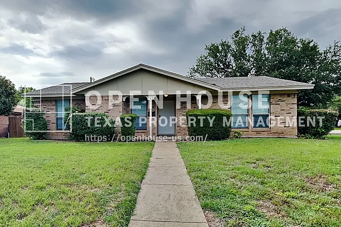 621 Barkridge Trl — Photo 1