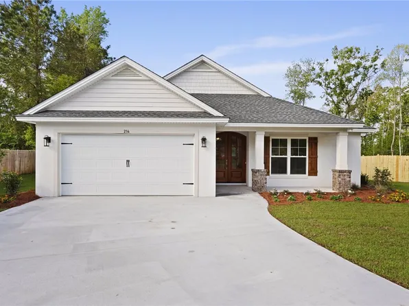 214 Country Walk Cir, Brunswick, GA 31525
