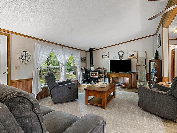 5th image of 17624 Birchwood Ln