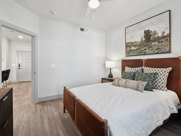 Promenade Apartments — Photo 45