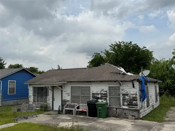 8101 Darlington Dr, Houston, TX 77028