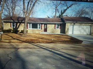 114 N Market St, Nixa, MO 65714
