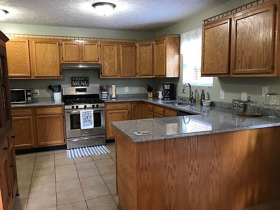 5th image of 856 E Meadowlands Dr