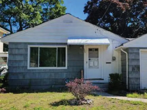 696 Hill Ave, Muskegon, MI 49442