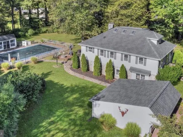 713 Ardsley Ct, Yardley, PA 19067
