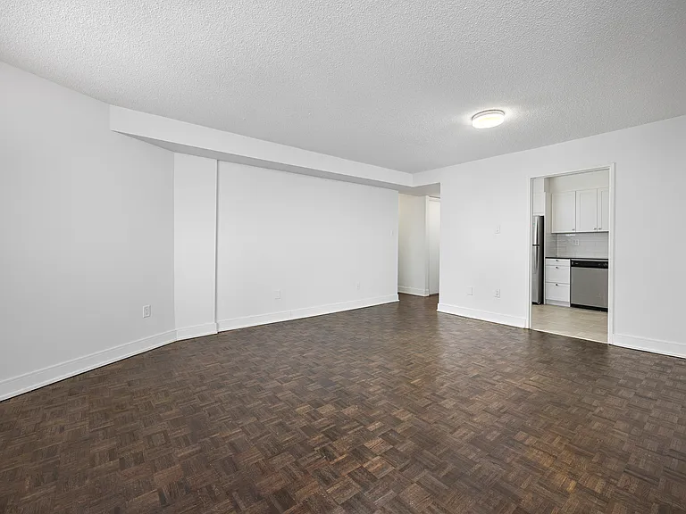 2445 The Collegeway — Photo 13