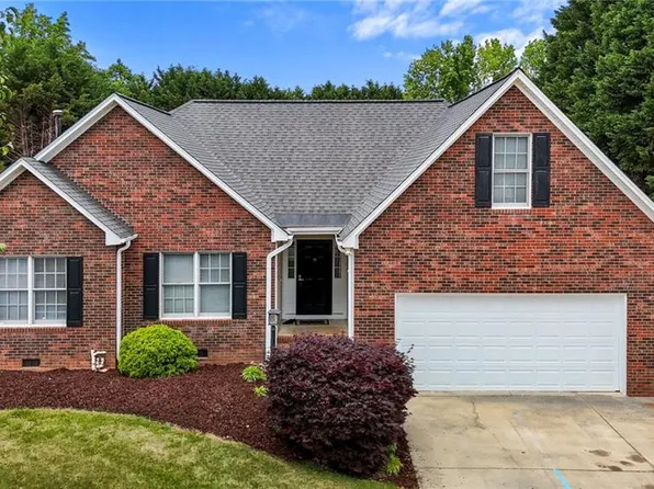 411 Westhampton Dr, Burlington, NC 27215