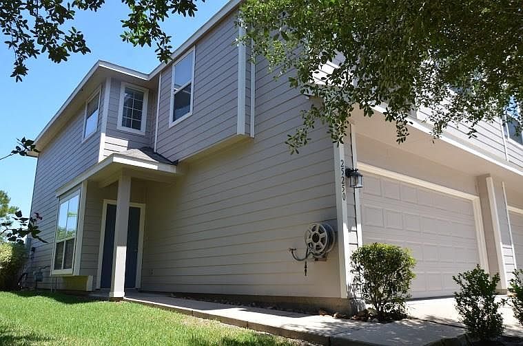 1st image of 25250 Finchgrove Ln