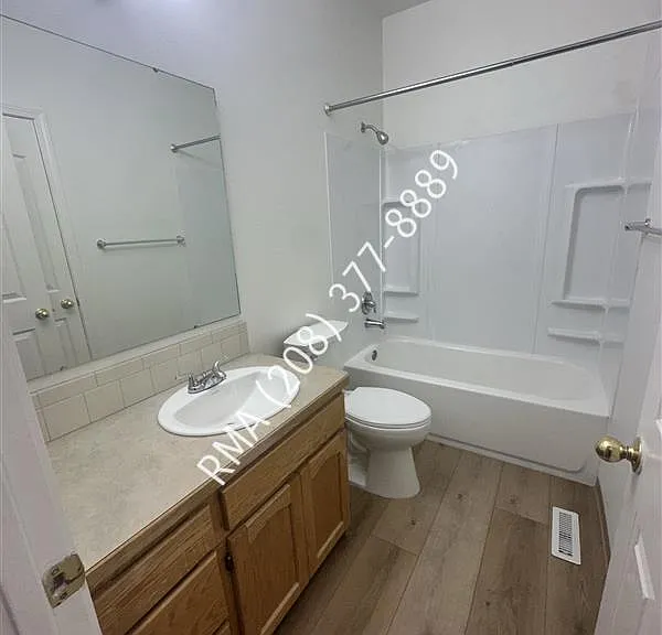 11760 W Kings Canyon St — Photo 9