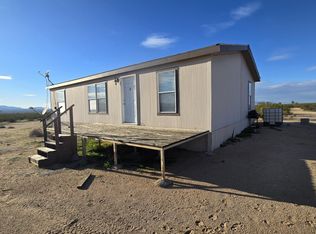 20101 S Dale Evans Rd, Yucca, AZ 86438