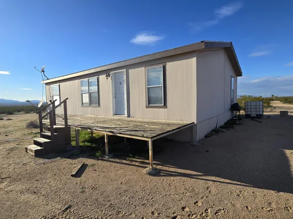 20101 S Dale Evans Rd, Yucca, AZ 86438