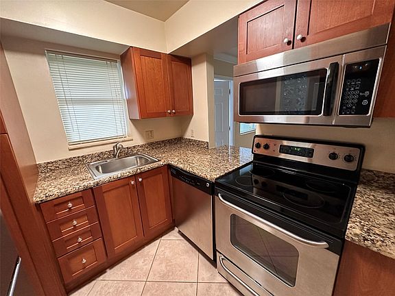 2nd image of 4001 NE 21st Avenue #206