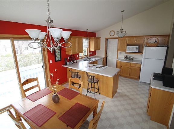 3rd image of 1717 Highland Trl