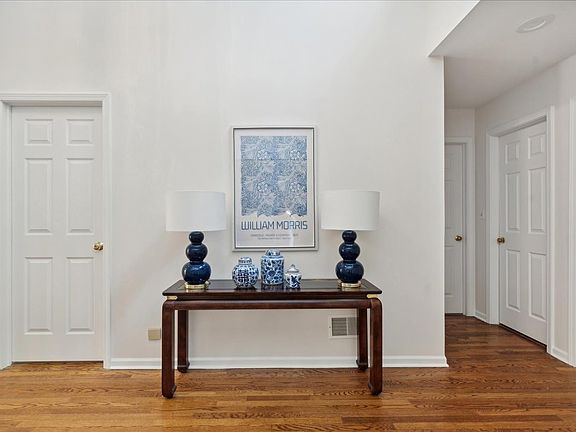 5th image of 218 Central Park Ave