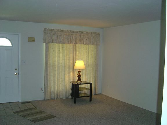 3rd image of 1701 Shenandoah Dr