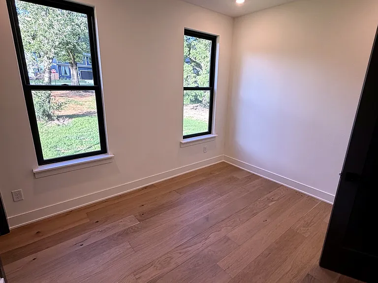 4117 Sarah Dr — Photo 15