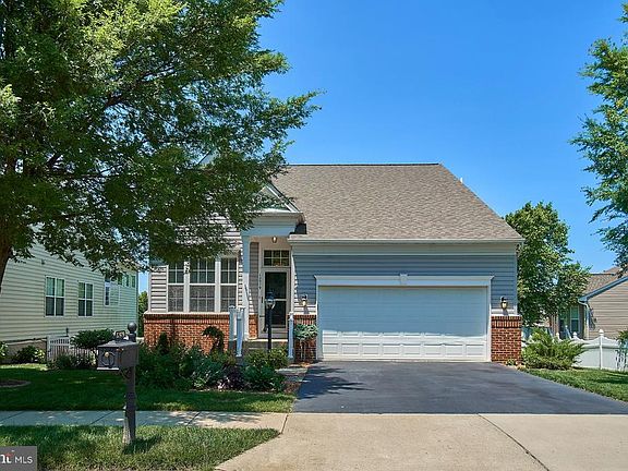 3rd image of 12979 Dunbarton Dr