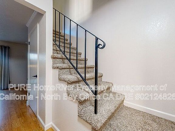4th image of 27 Front St APT D
