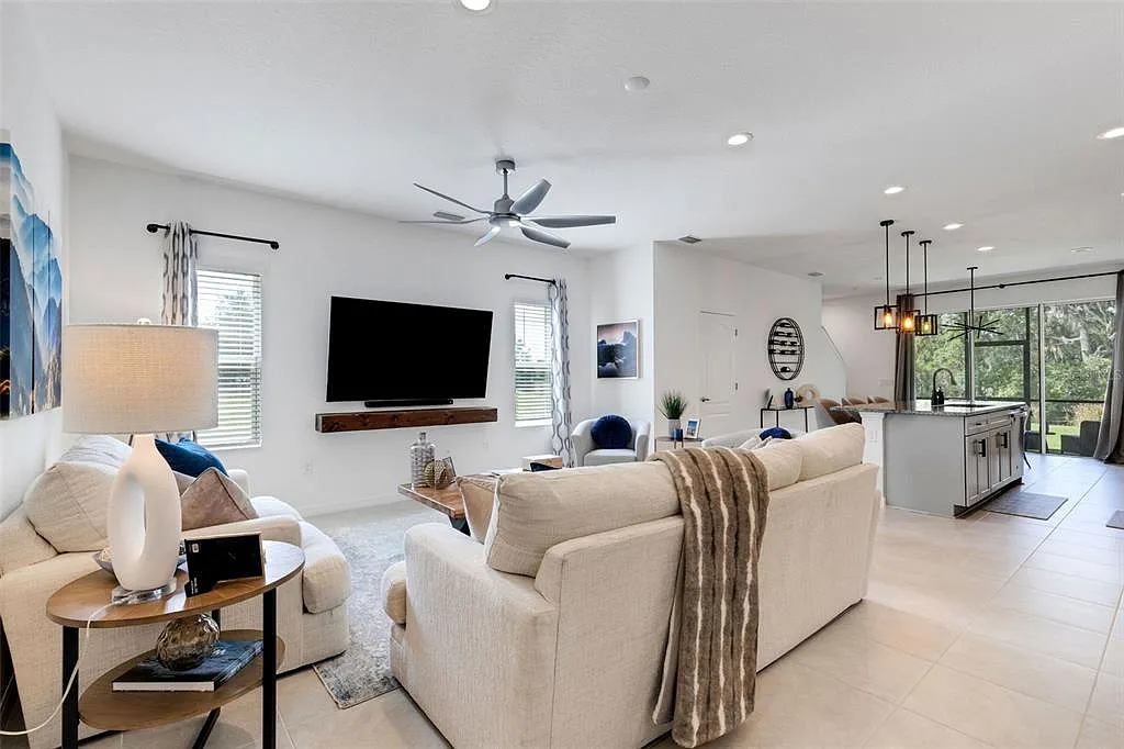 3 bed, 2.5 bath, 1822 sqft, $2,750 — Photo 3