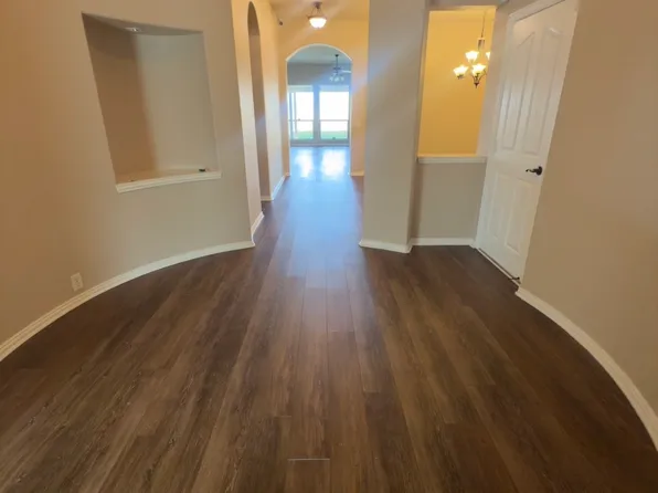 1215 Inglewood Dr, Mansfield, TX 76063