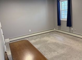 54 Oakridge Dr, Londonderry, NH 03053