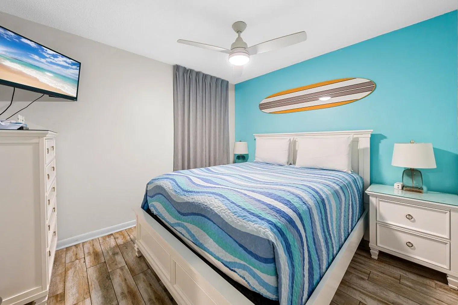 2 bed, 2.0 bath, 914 sqft, $7,925 — Photo 3
