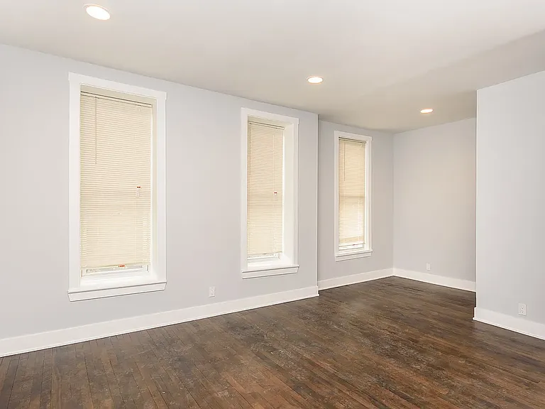 1622 W Le Moyne St #2 — Photo 3