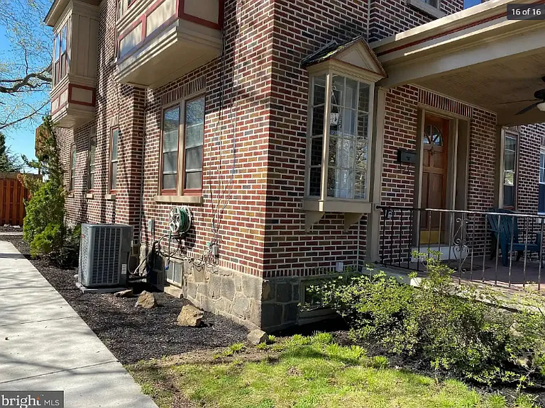 1101 N Clayton St — Photo 14